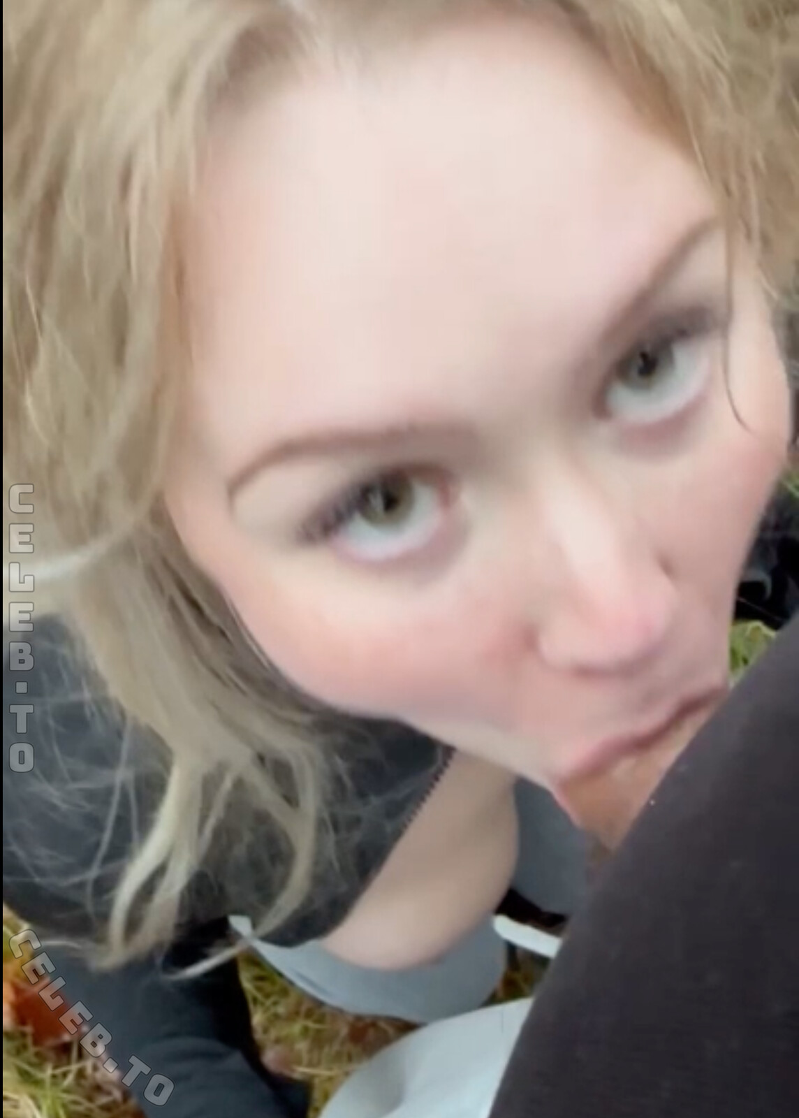 avabbi nude photo 2