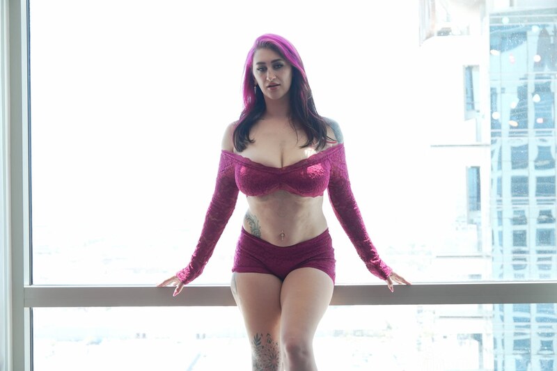 Avalon Mira nude photo 6