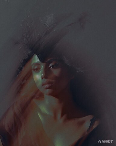 Avantika nude photo 10