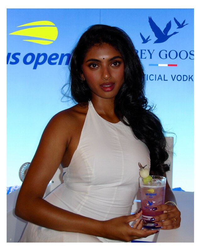 Avantika nude photo 5