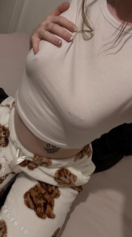 avapeach.vip nude photo 4