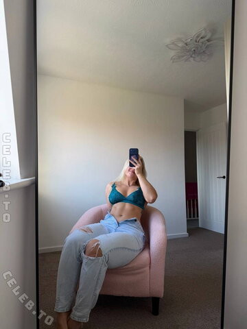 avarose.fit nude photo 43
