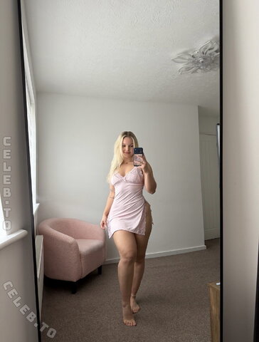 avarose.fit nude photo 24