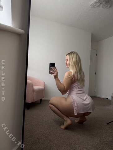 avarose.fit nude photo 21