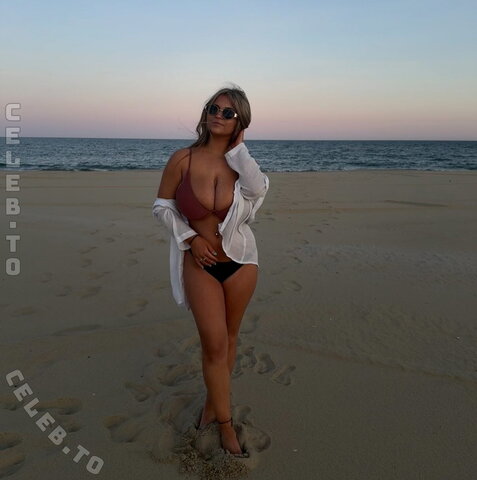 avaschillaci nude photo 3