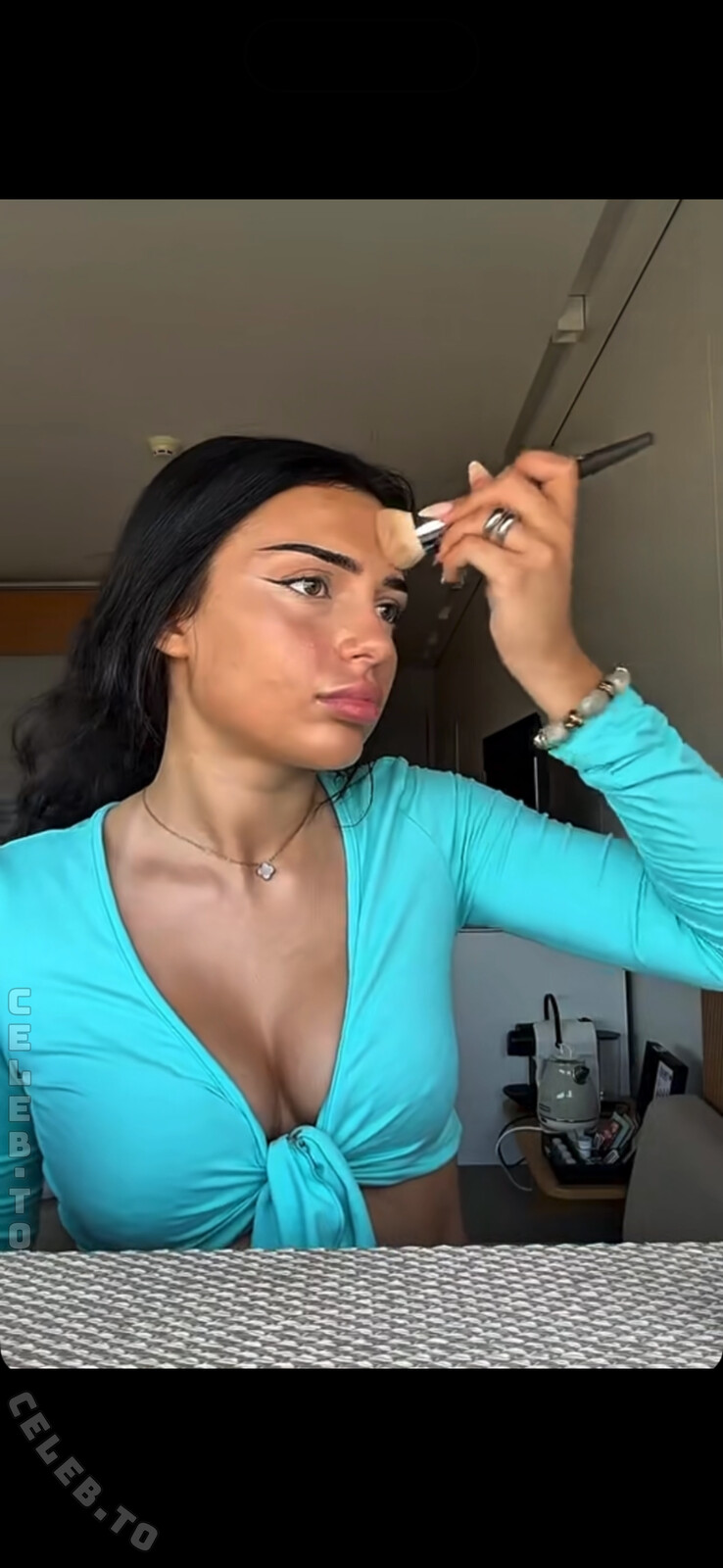 avendaaxs nude photo 2