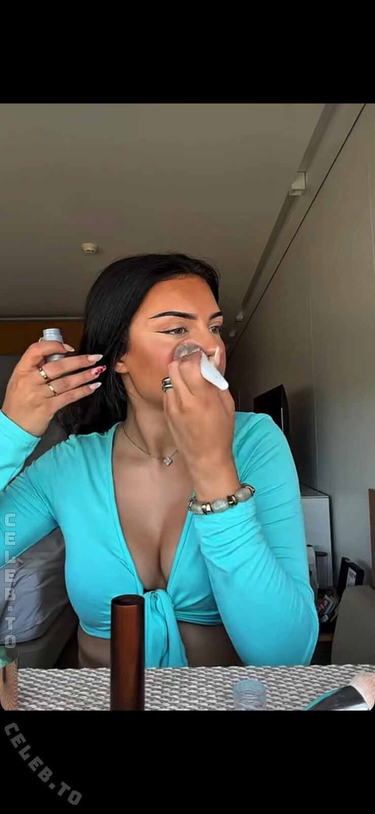 avendaaxs nude photo 4