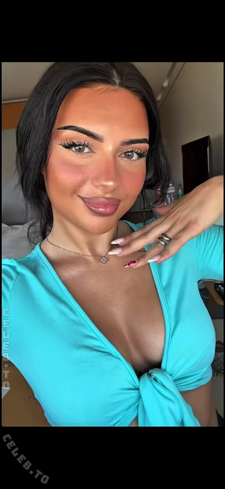 avendaaxs nude photo 7