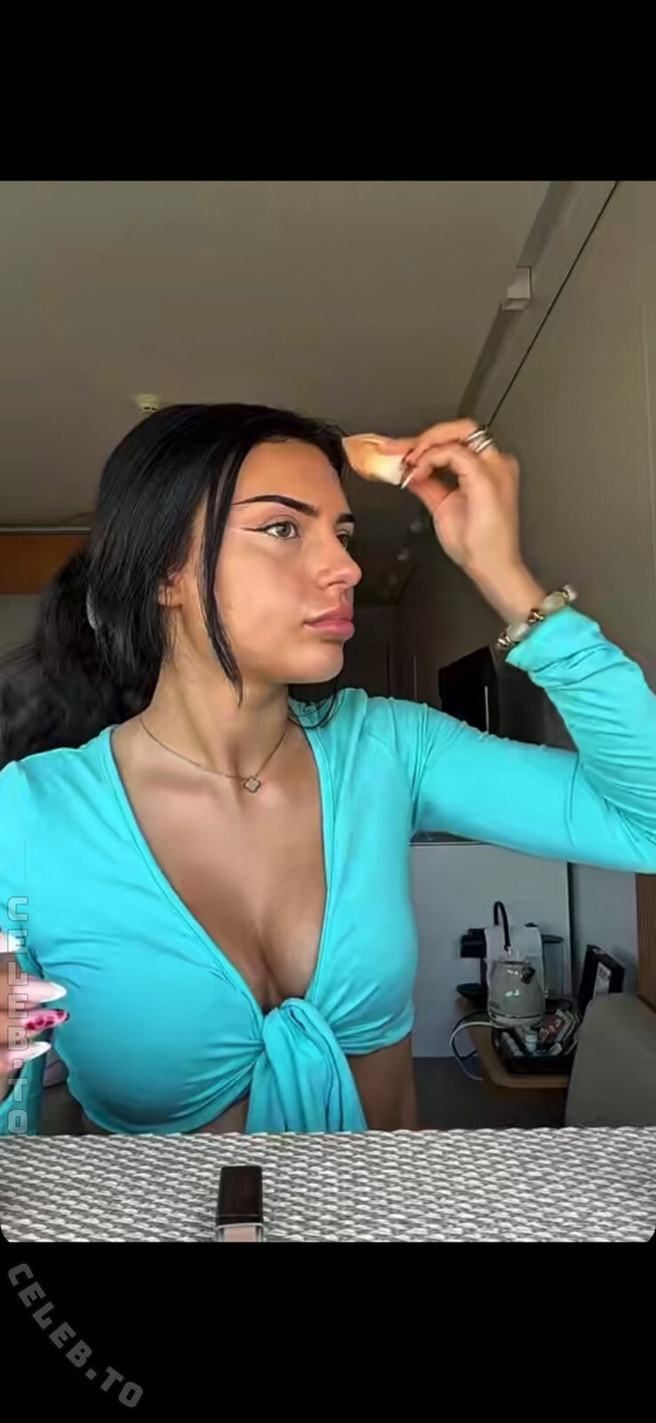avendaaxs nude photo 9