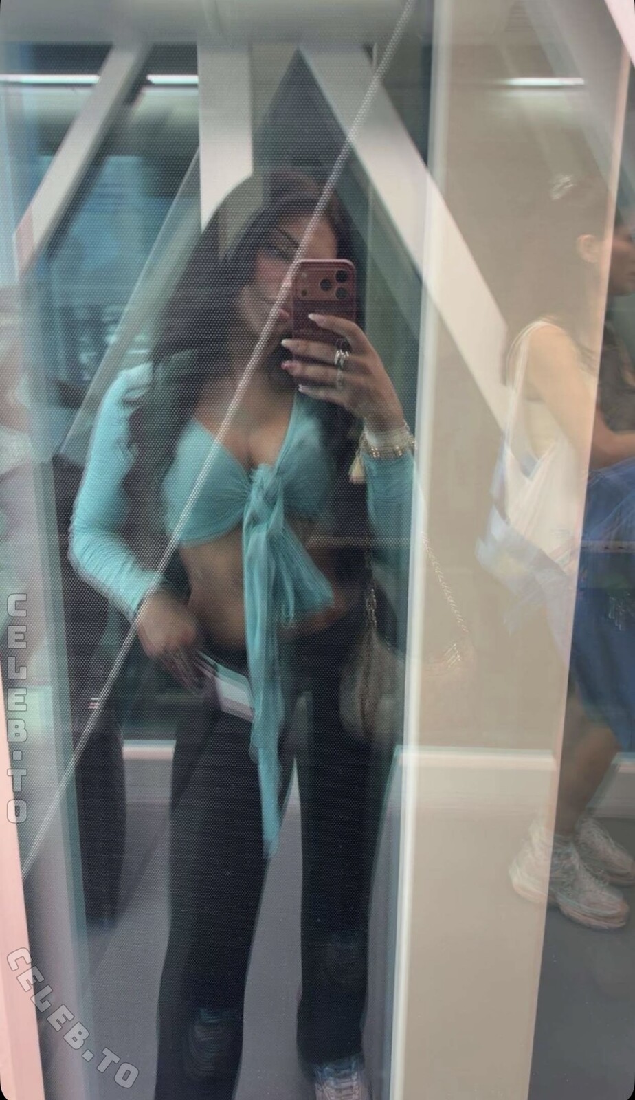 avendaaxs nude photo 2