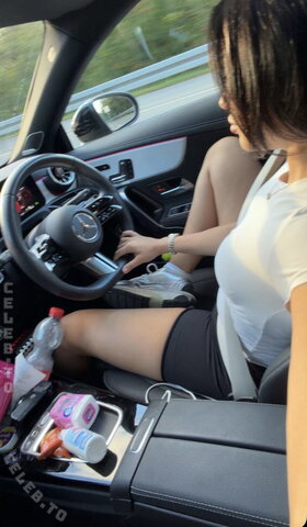avendaaxs nude photo 11