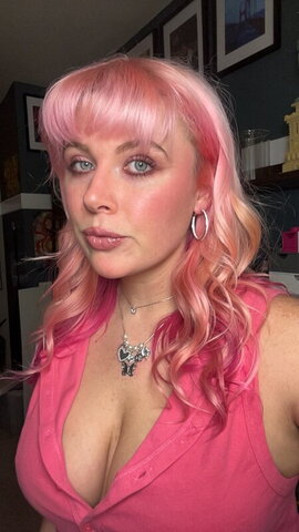 AverageAllison Sexy (2 photos)