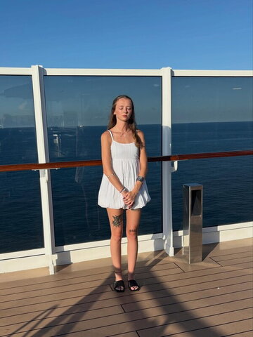 Avery.shipp nude photo 13