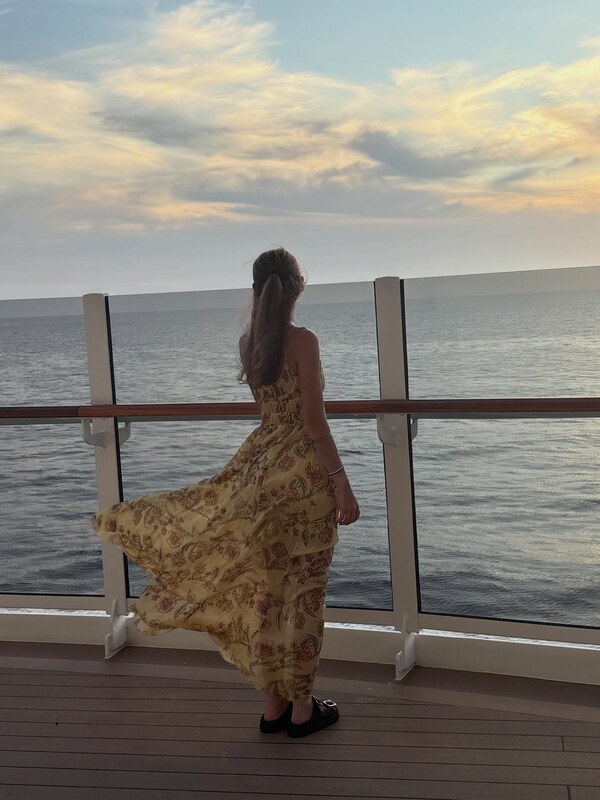Avery.shipp nude photo 9