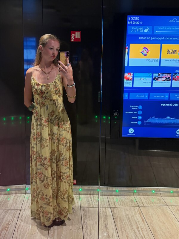 Avery.shipp nude photo 10
