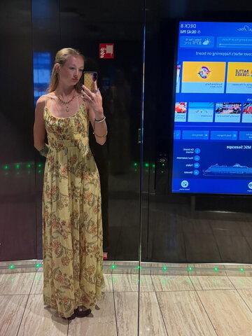 Avery.shipp nude photo 23
