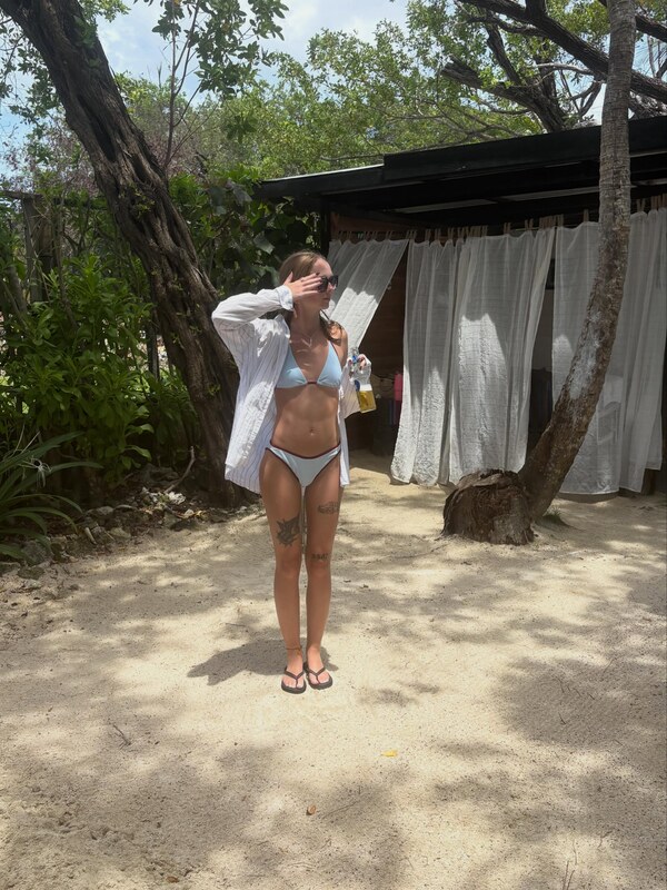 Avery.shipp nude photo 9