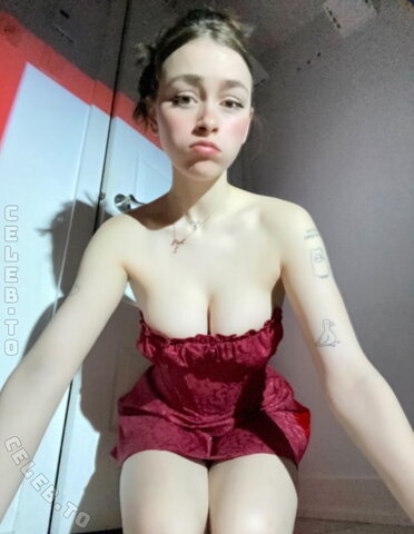 awholelottazozo nude photo 35