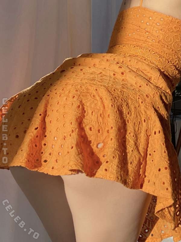 awholelottazozo nude photo 12