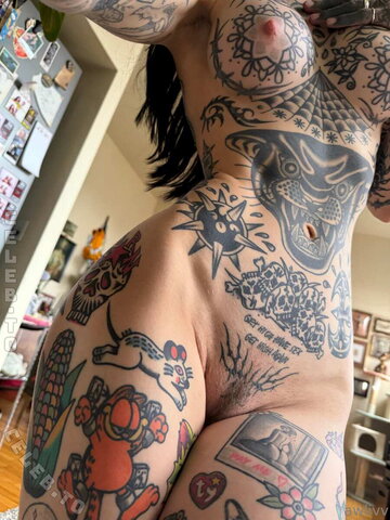 Awlivv nude photo 38