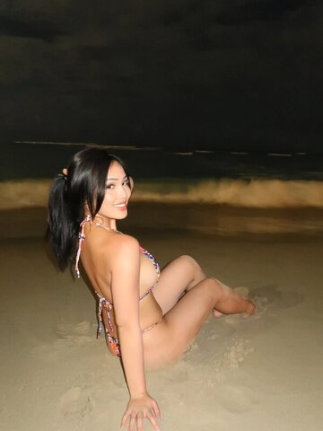 Axnuwin nude photo 5