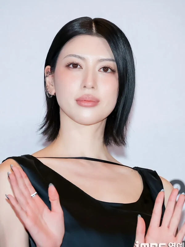 Ayaka Miyoshi nude photo 3