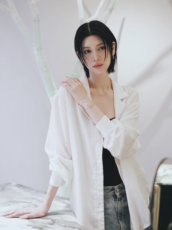 Ayaka Miyoshi nude photo 8