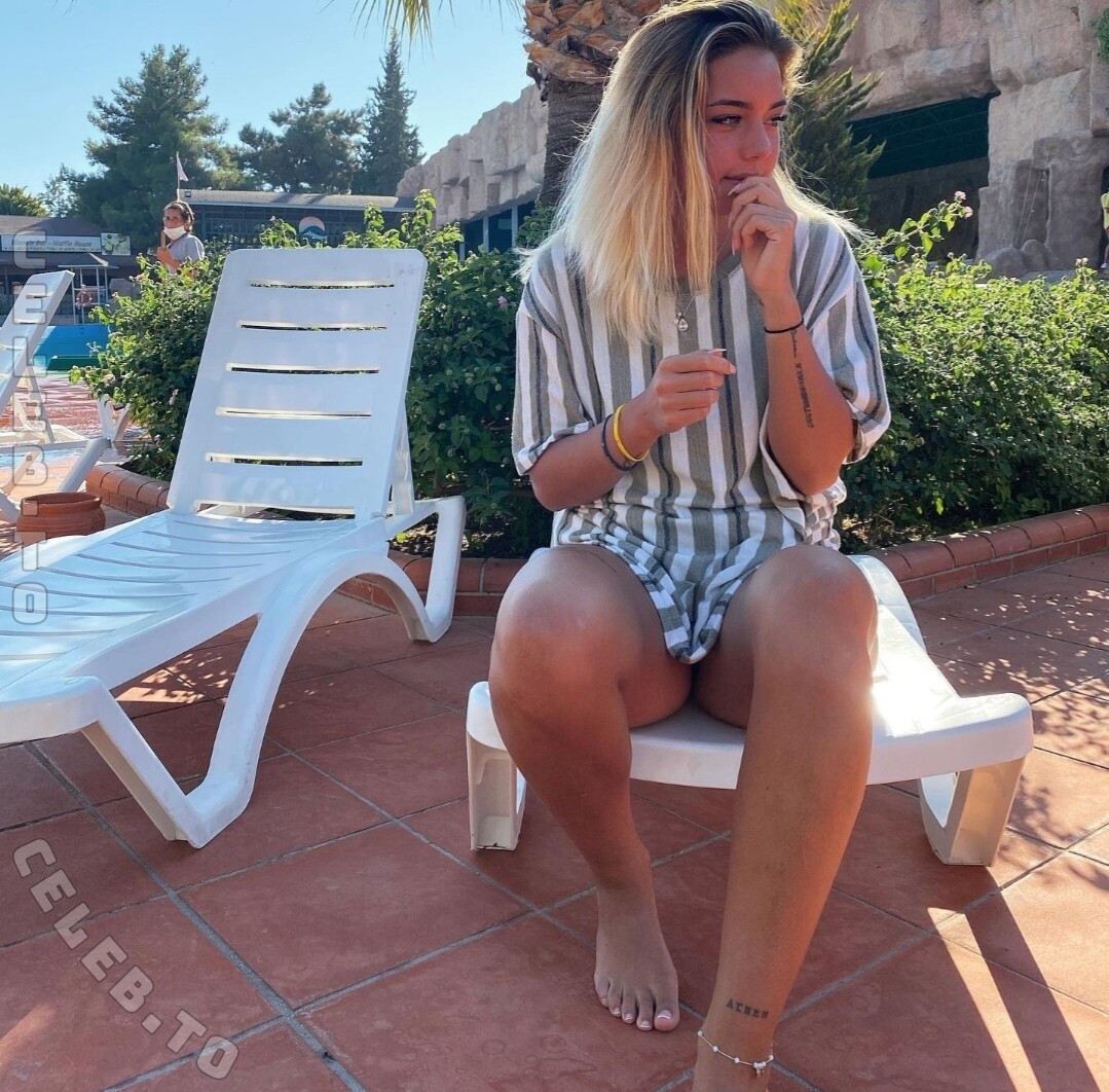 Aycan Yanac nude photo 9