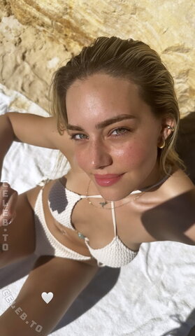 Aycan Yanac nude photo 4