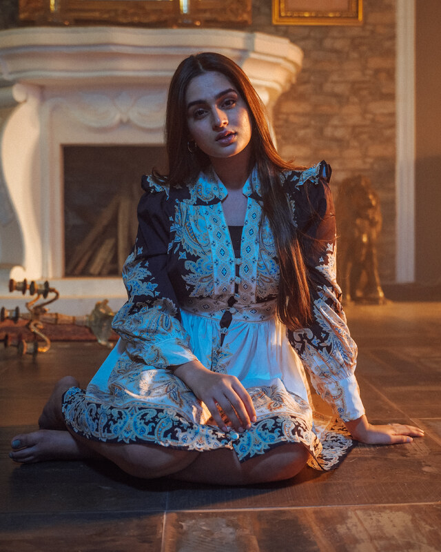 Ayesha Khan nude photo 4