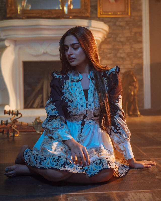 Ayesha Khan nude photo 5