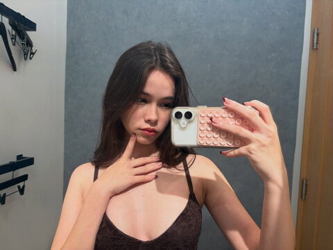 Ayesha Oprenario nude photo 1
