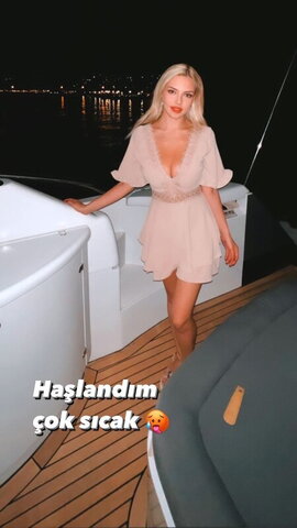 Aygün Aydın nude photo 35