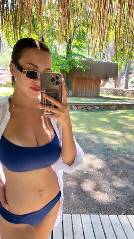 Aygün Aydın nude photo 31
