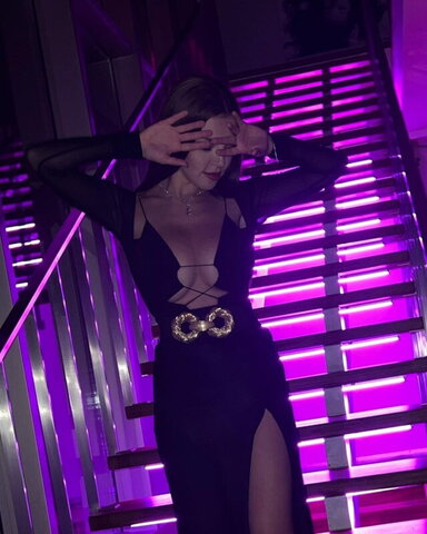 Aygün Aydın nude photo 2
