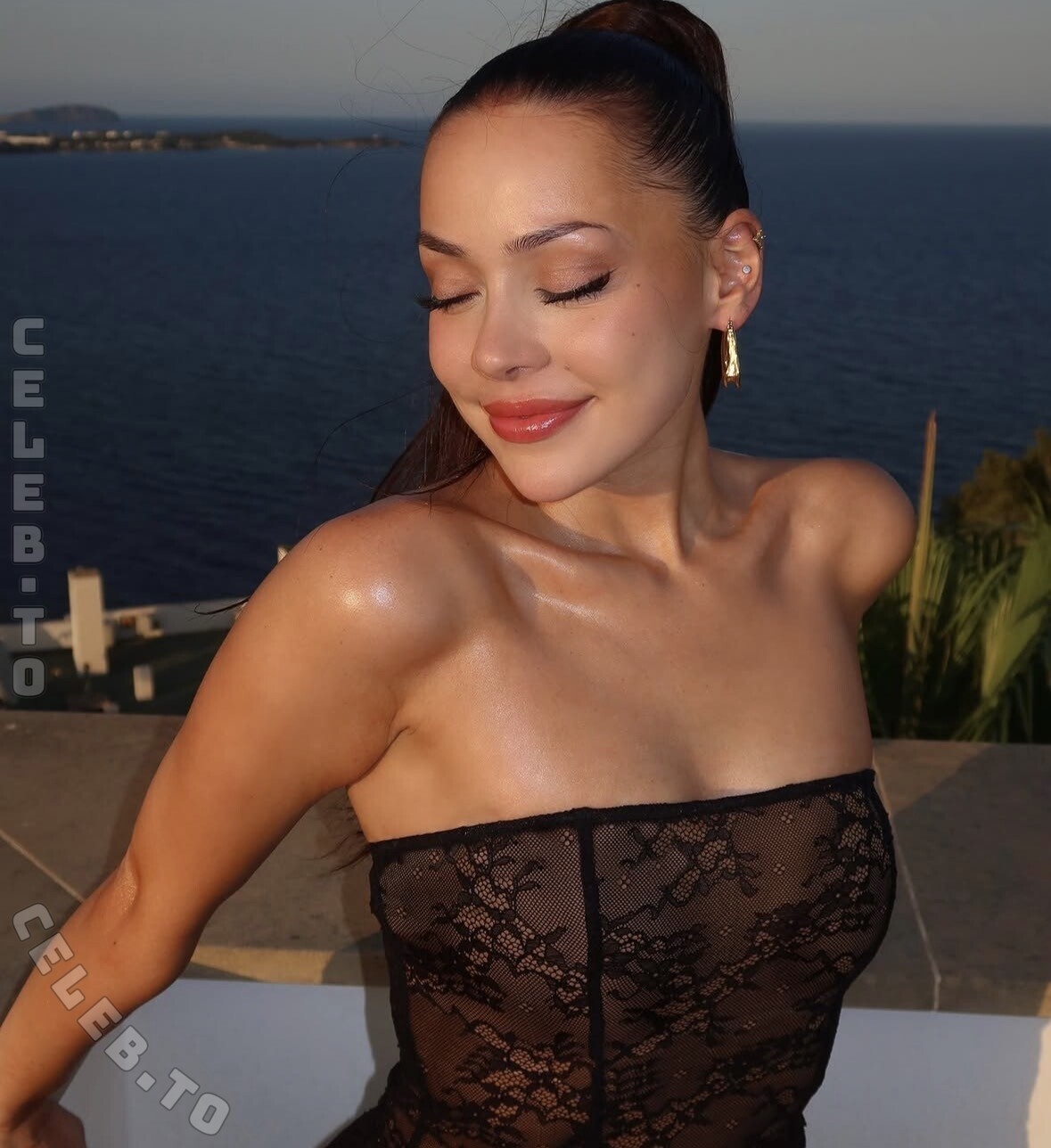 Ayliva nude photo 5