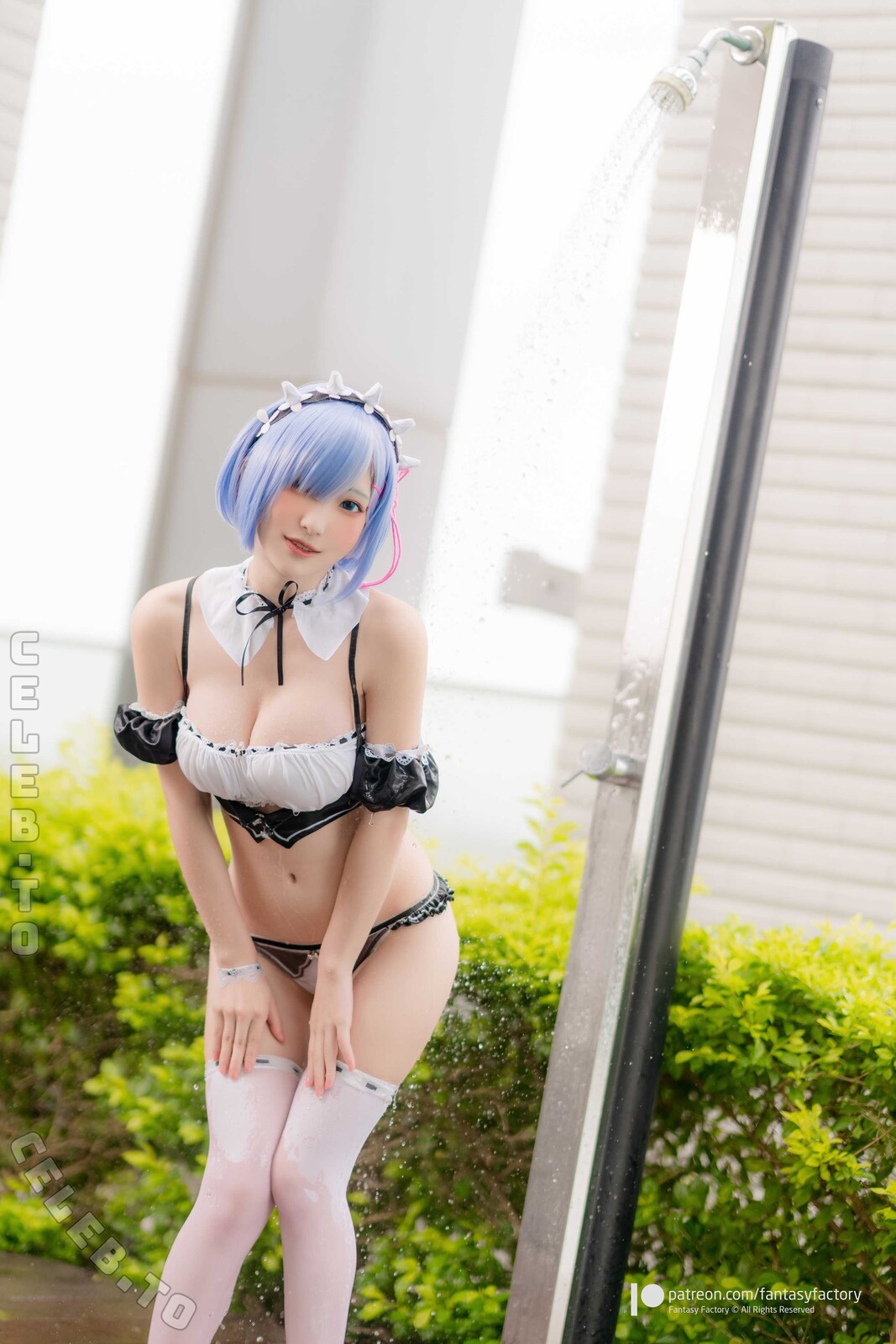 Azra nude photo 6
