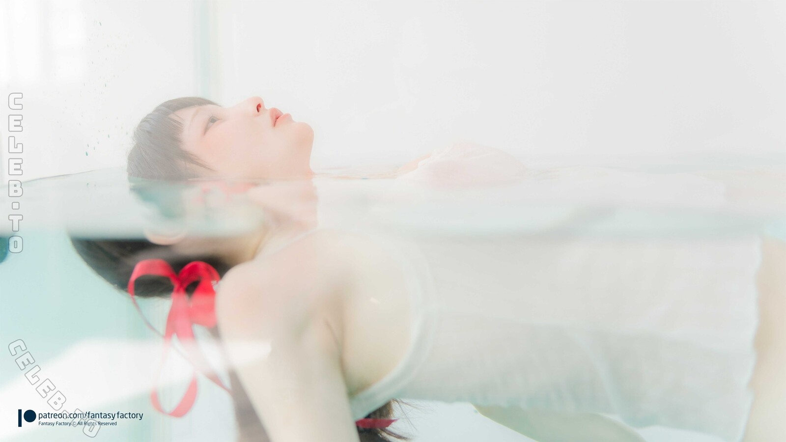 Azra nude photo 16