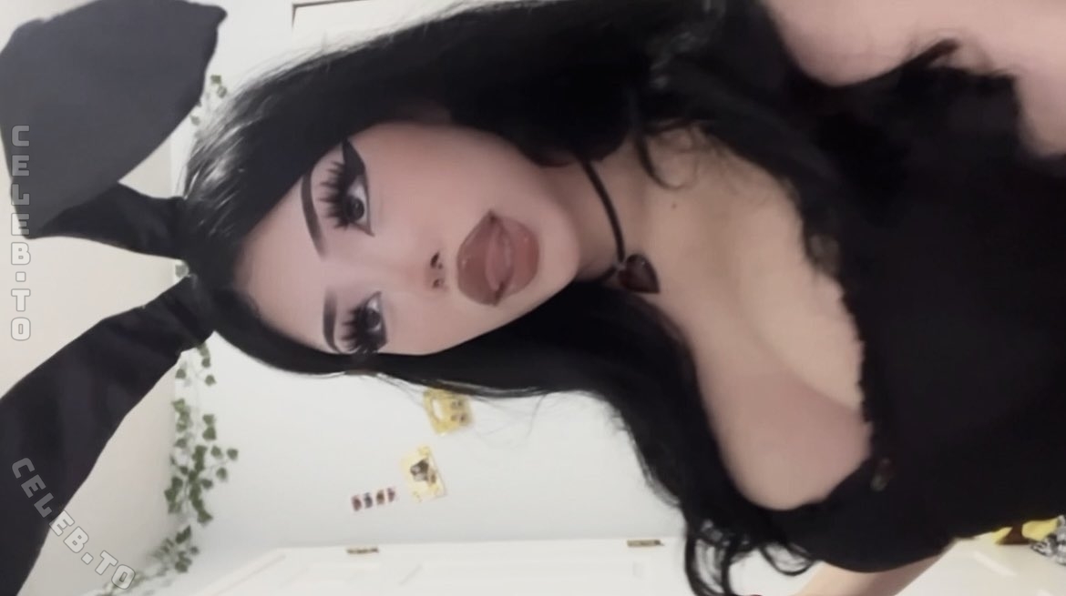 Babagirl nude photo 8