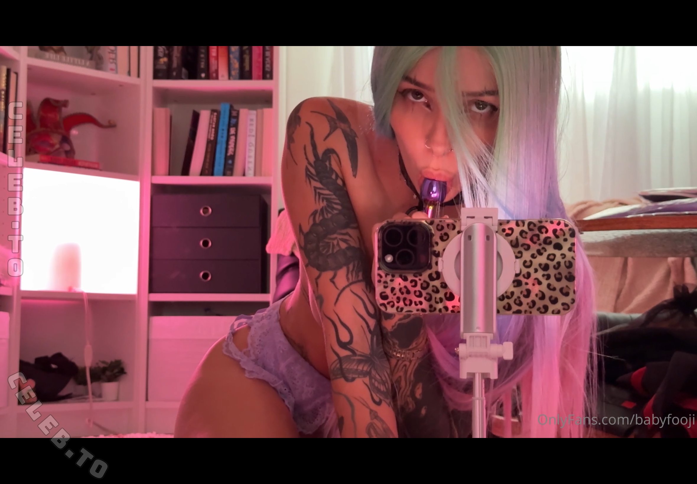 Babyfooji nude photo 6