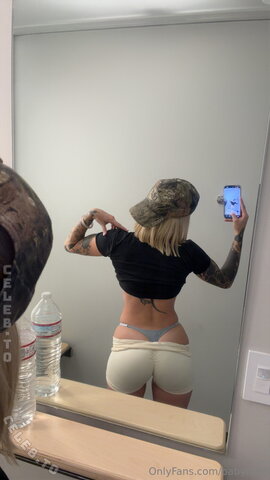 Babyfooji nude photo 21