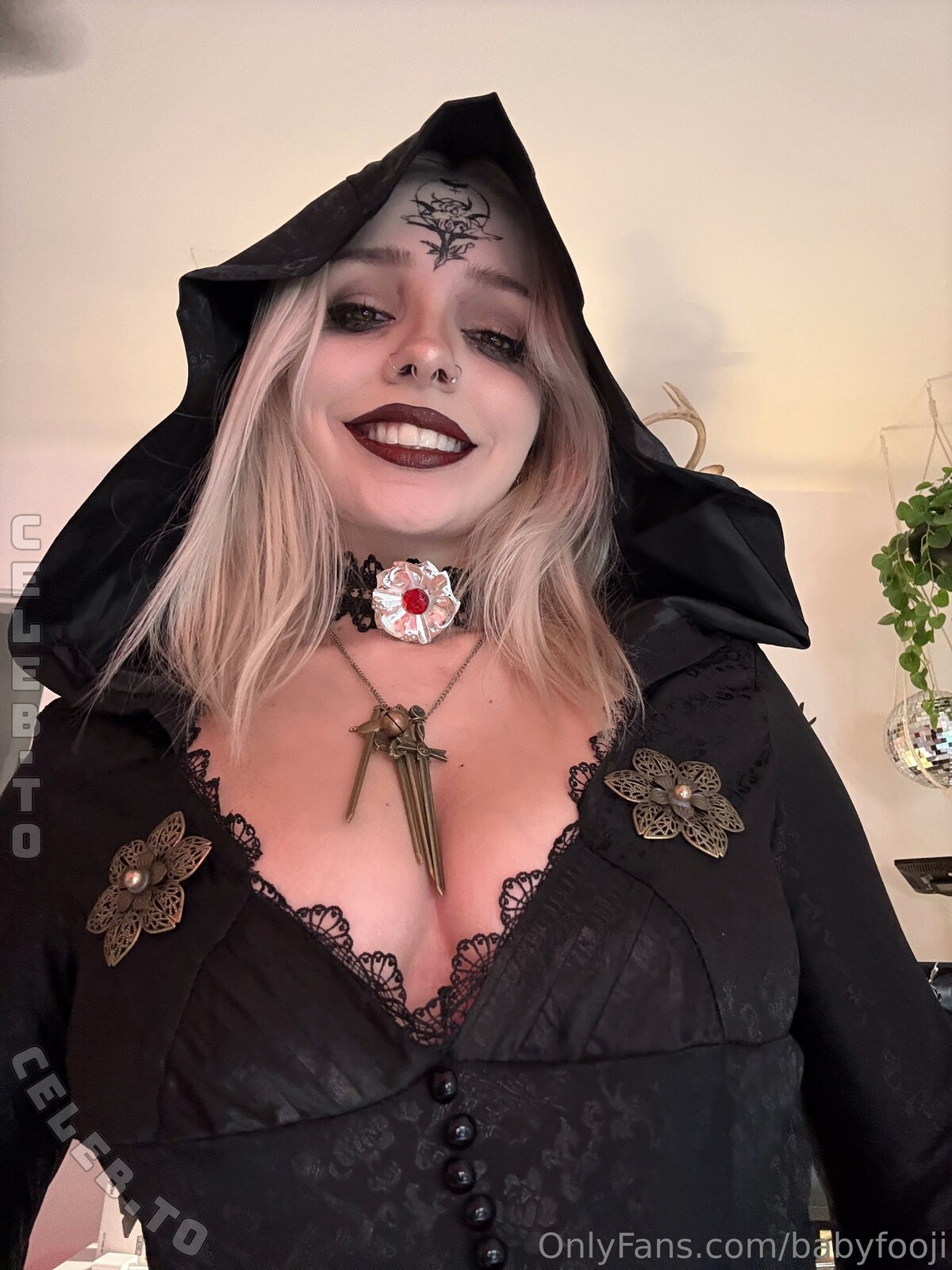 Babyfooji nude photo 6