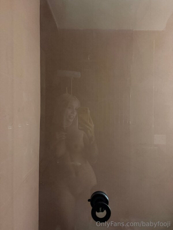 Babyfooji nude photo 1