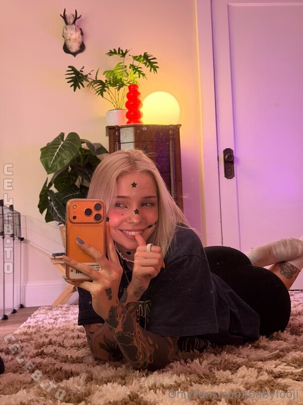 Babyfooji nude photo 1