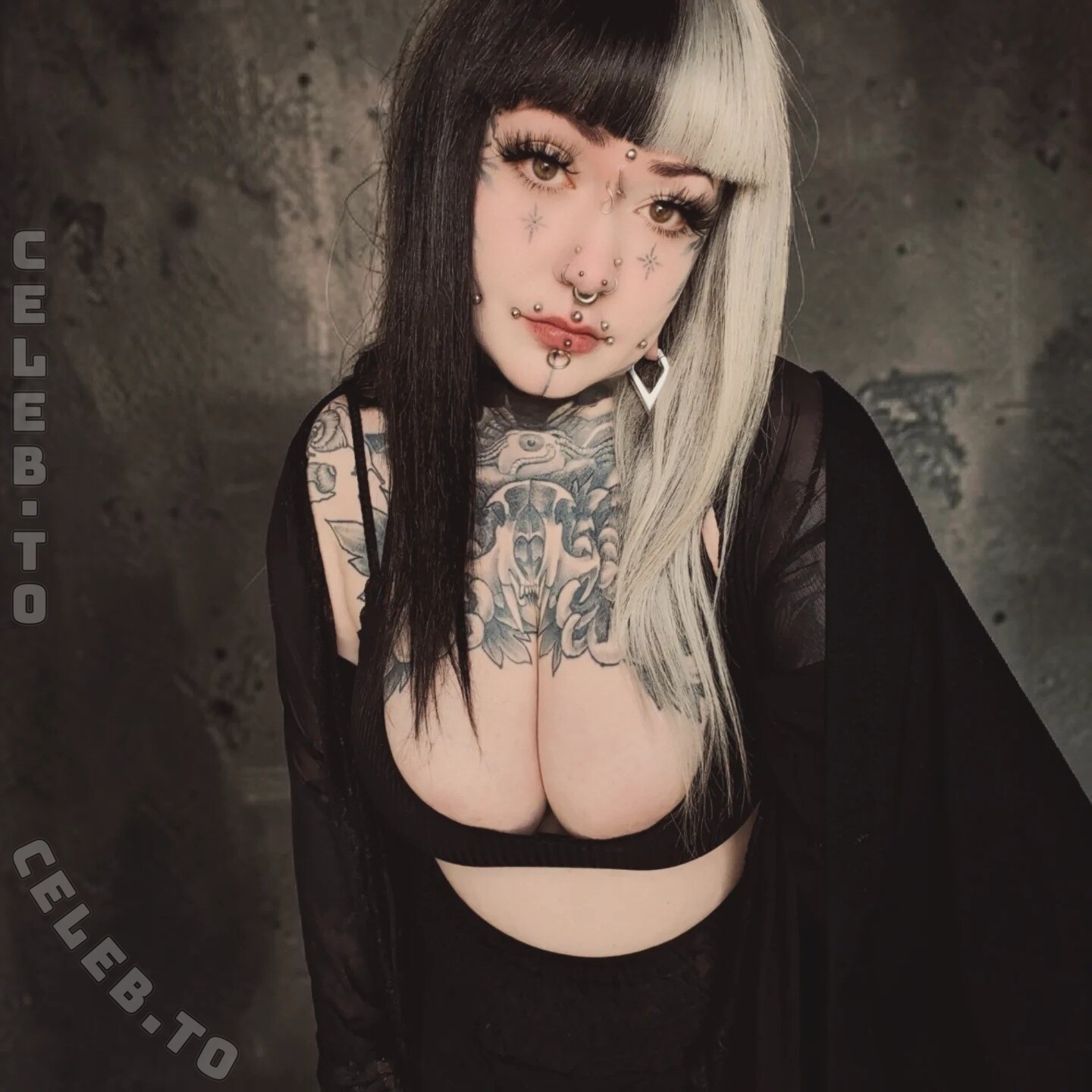 Babymortis nude photo 1