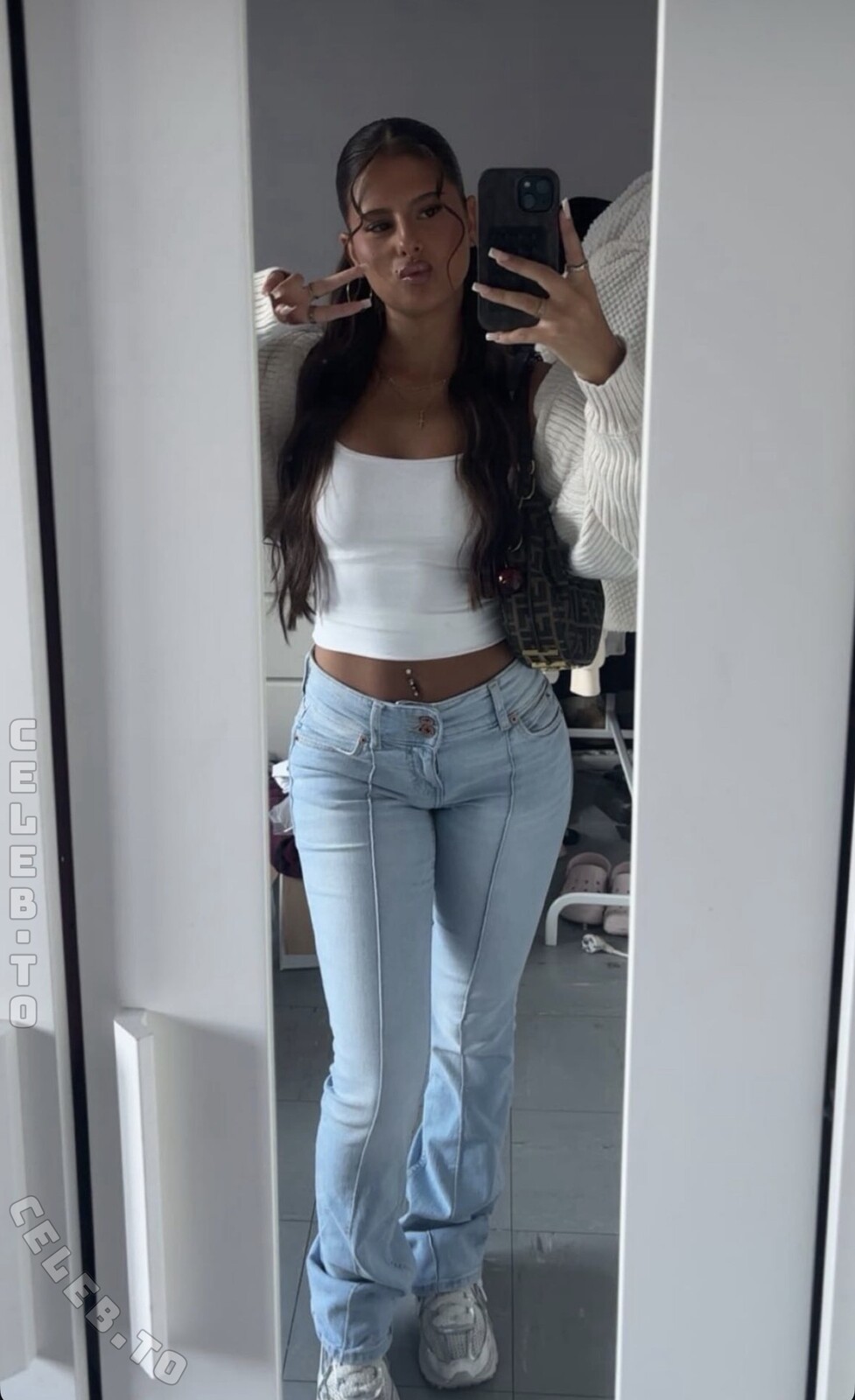 Babyyjuli nude photo 2