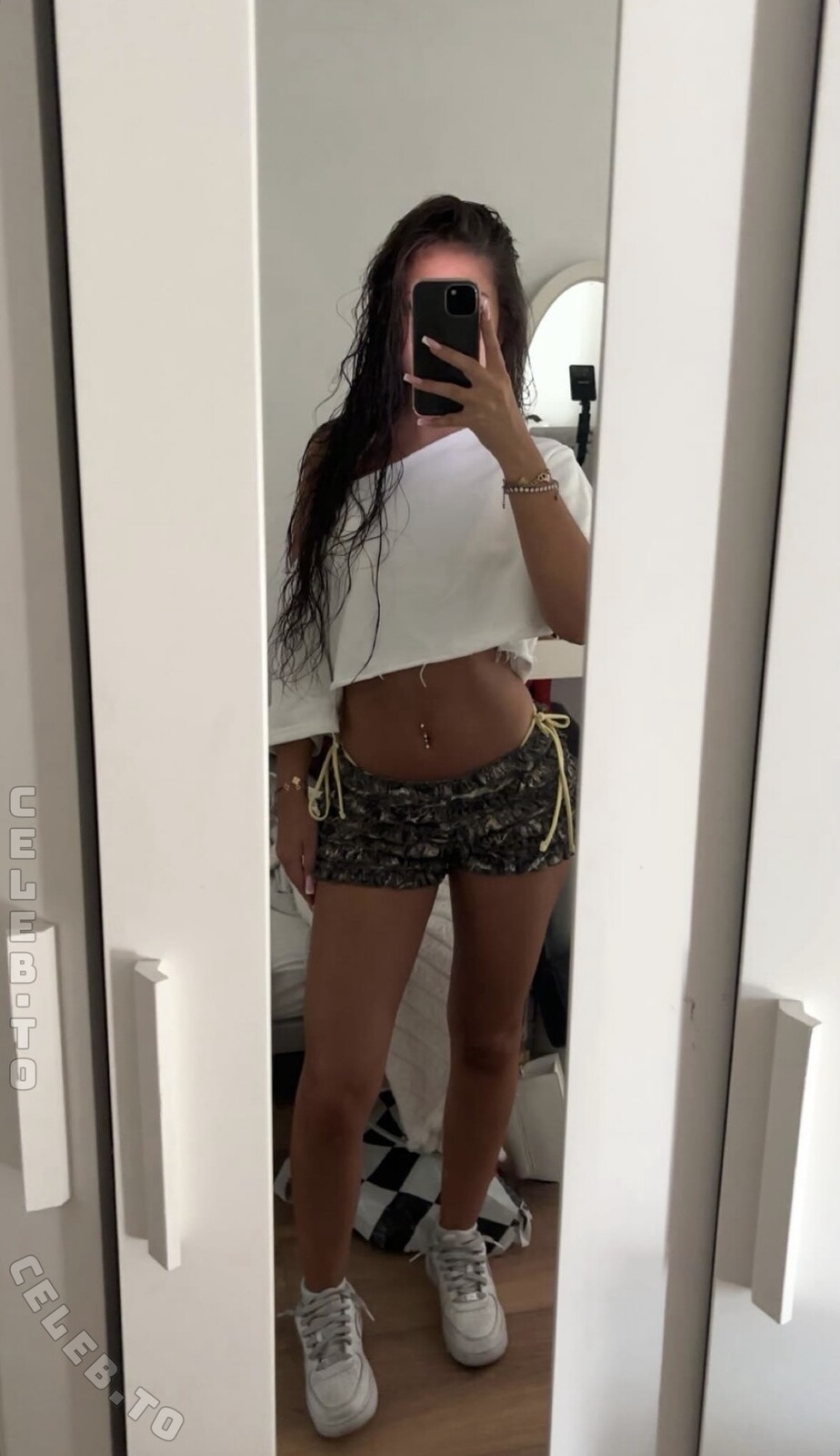 Babyyjuli nude photo 1