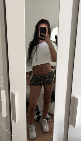 Babyyjuli Hot (2 photos)