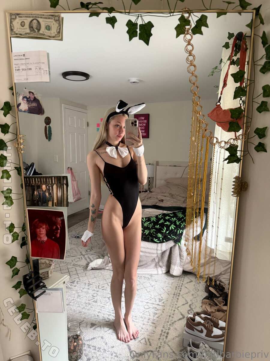 badbarbiepriv nude photo 1