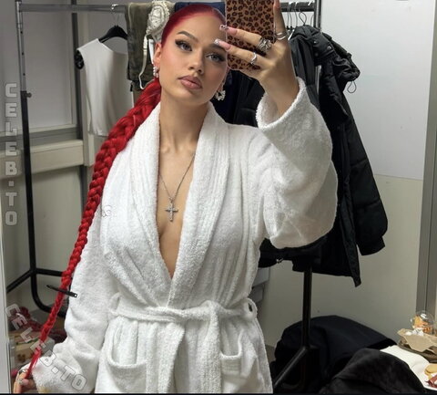 Badmómzjay nude photo 31
